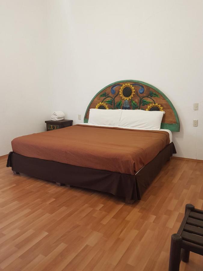 Hotel Meson Mariano Matamoros Queretaro Exterior photo